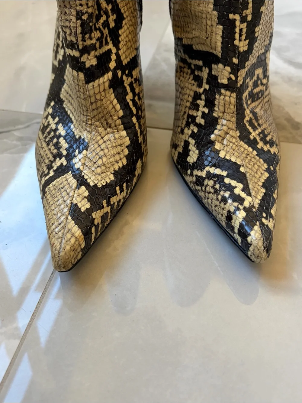 Stuart Weitzman Snake Print Leather Ankle Booties Pointed Toe Heels Women’s 7.5
